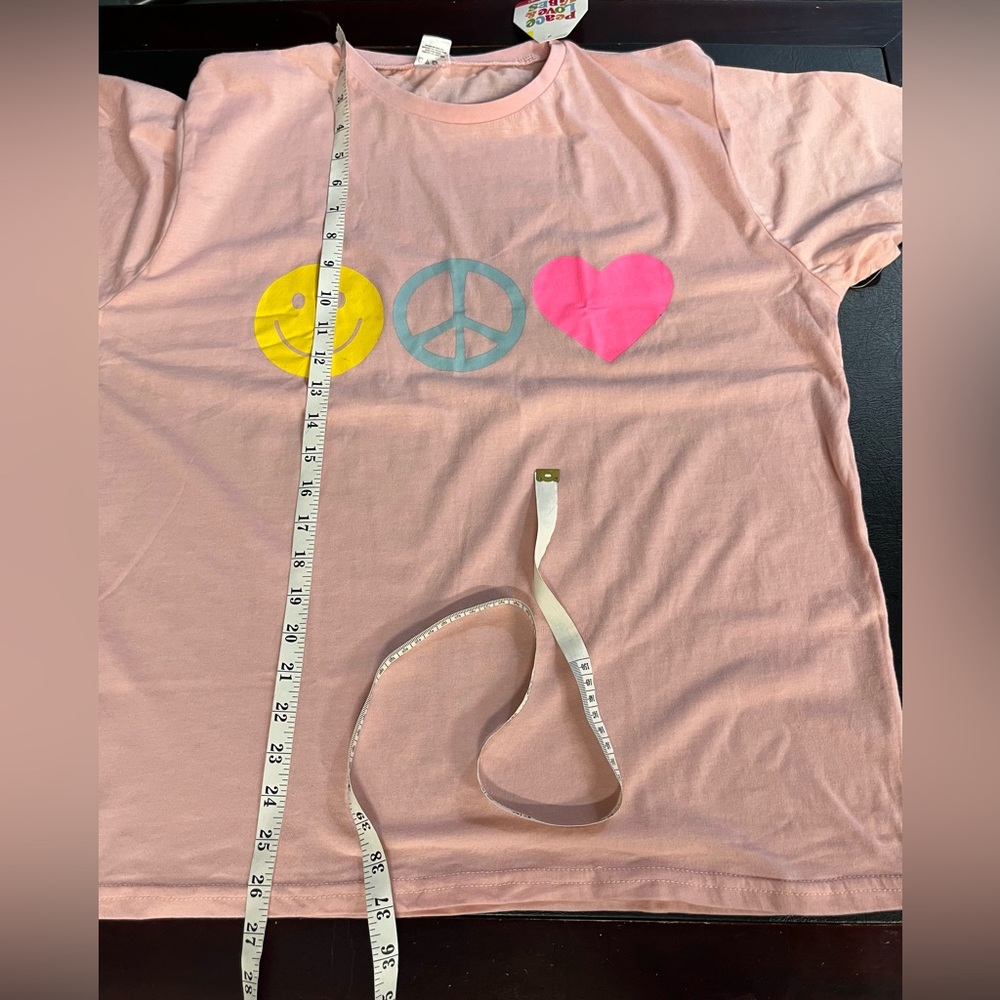 Happiness, Peace, & Love tee - Picture 7 of 7